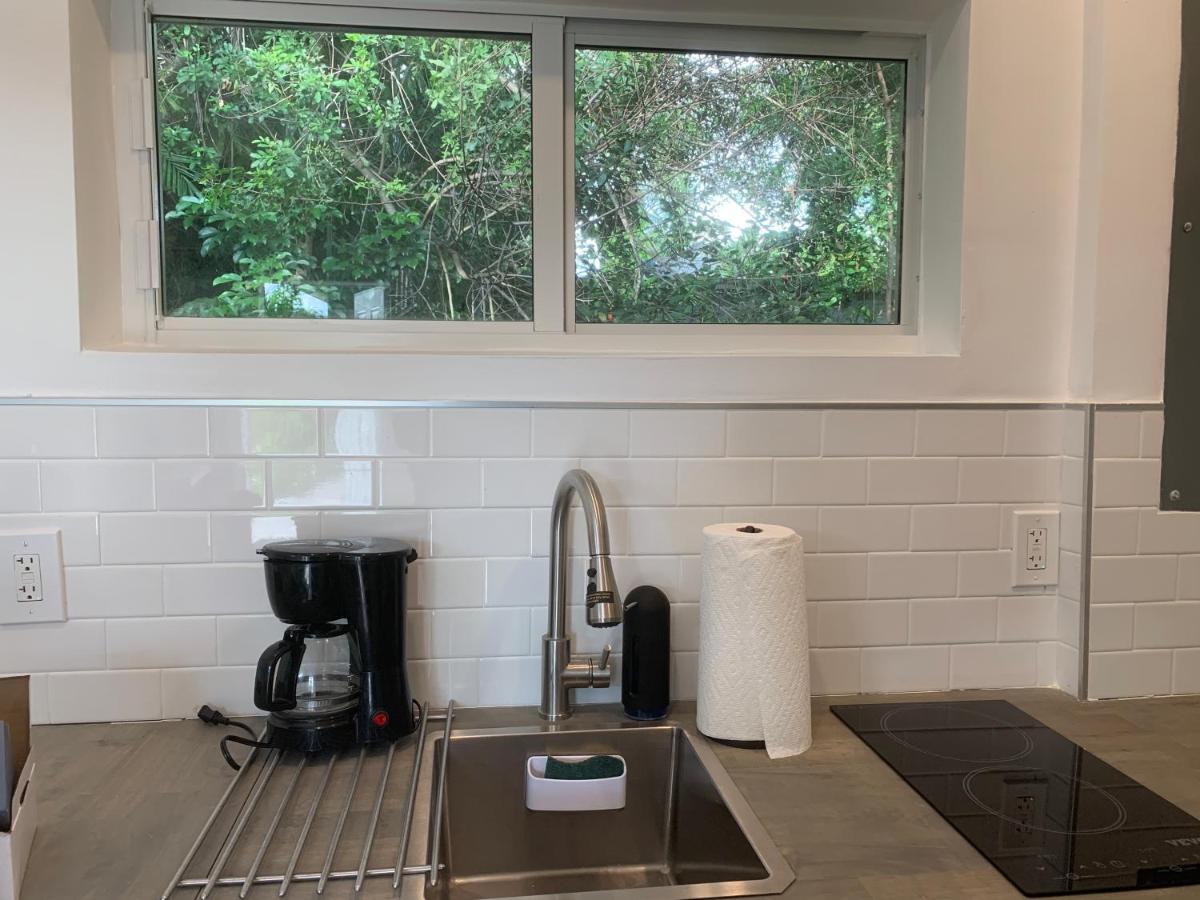 Biscayne Garden'S Studio Golden Glades Exterior photo