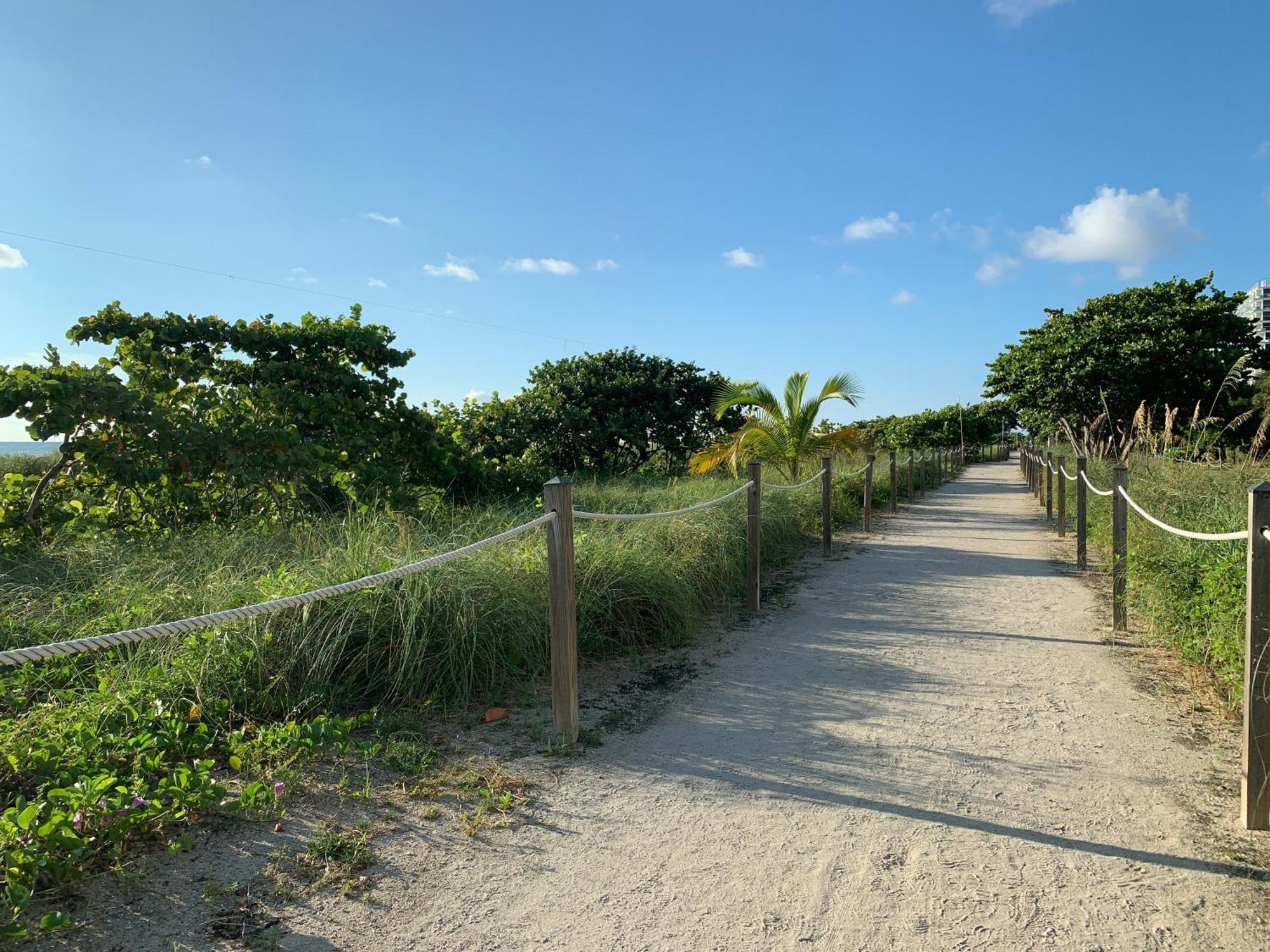 Biscayne Garden'S Studio Golden Glades Exterior photo